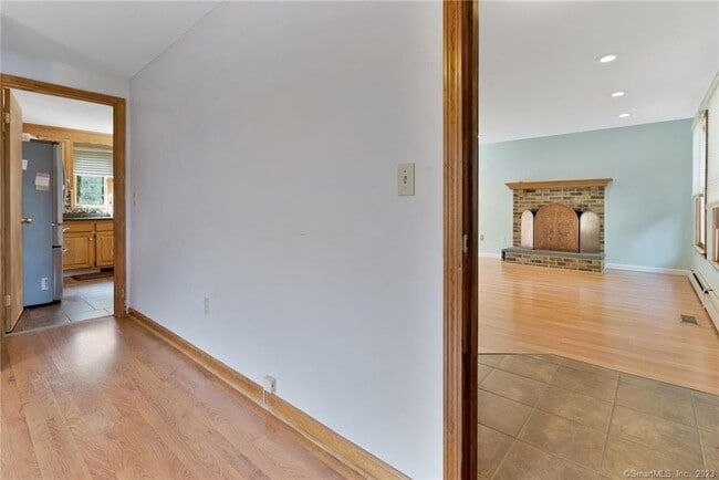 Building Photo - 25 Walcott Green