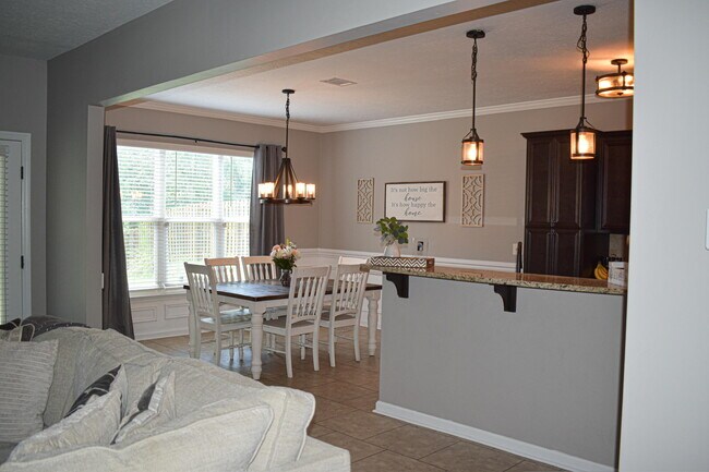 Building Photo - 3262 Alexandria Dr