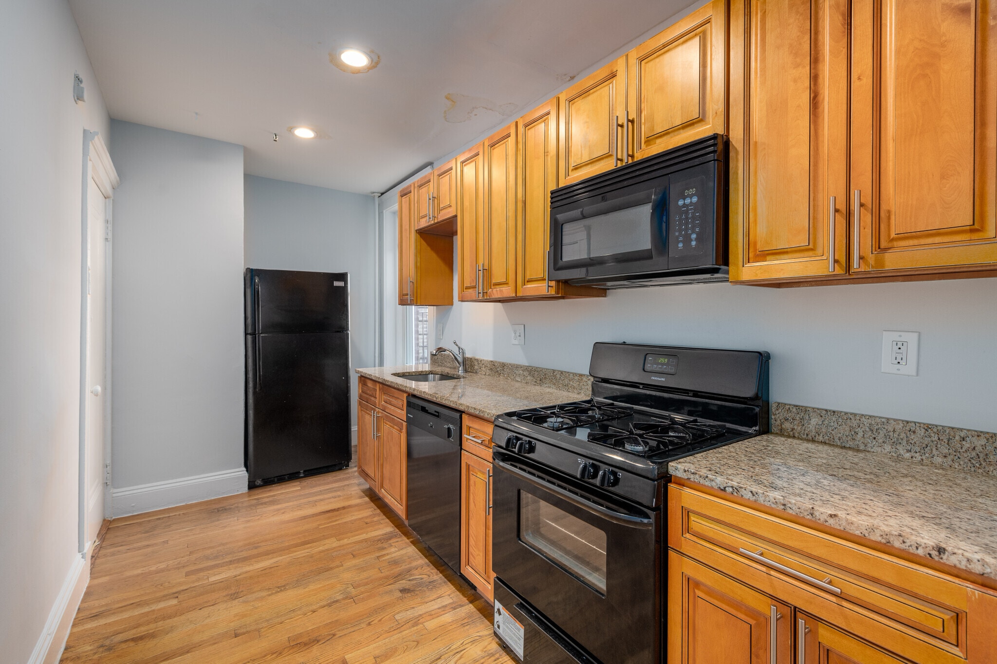 Building Photo - 286 Chestnut Hill Ave