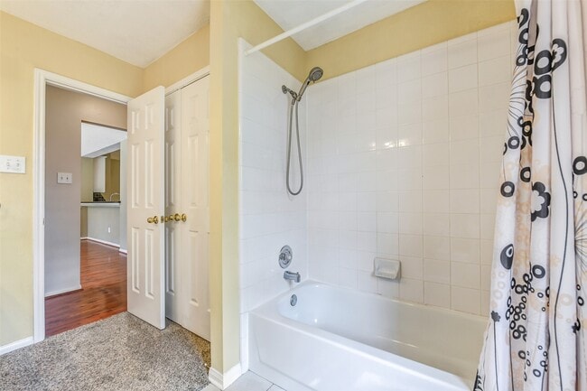 Building Photo - 317 Vantage Pointe Cir