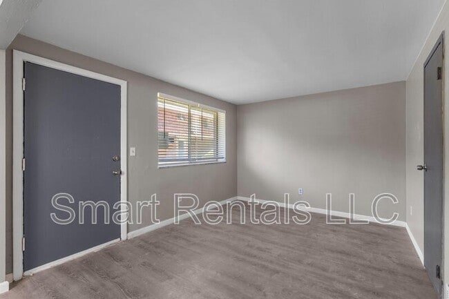 Building Photo - 491 S Holmes Ave