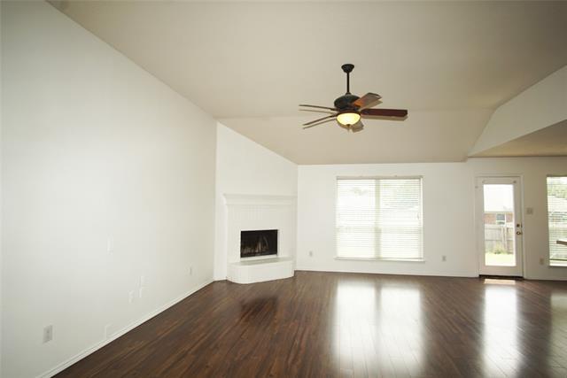 Building Photo - 506 White Swan Dr