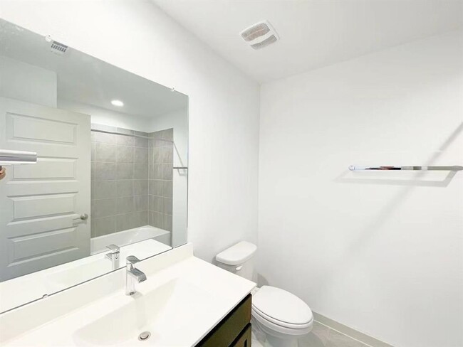 Building Photo - 18815 Oswin Haven Ln