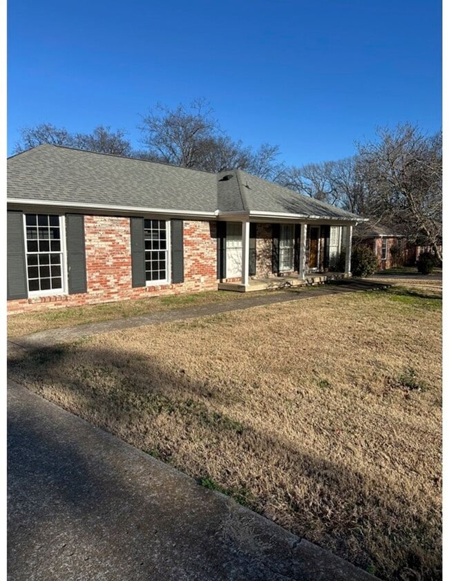 Building Photo - FANTASTIC 3 bed/1.5 bath House in West Meade