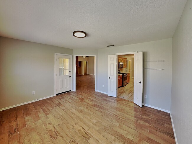 Building Photo - Your Dream Home Awaits in Parkwest—No Carpet, All Charm!