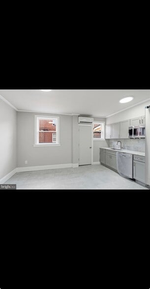 Building Photo - 6617 Rutland St