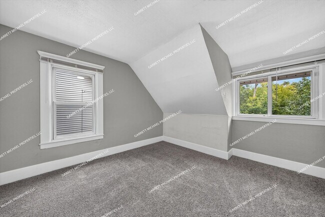 Building Photo - 2322 Fordham St
