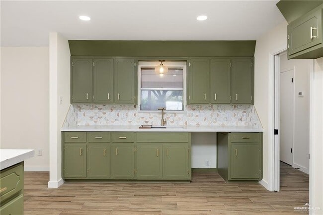 Building Photo - 18 Santa Fe St