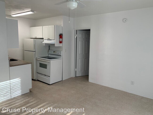 Building Photo - 3871 SW 12th Pl