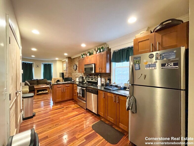 Building Photo - 9 Warwick St