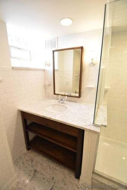 Building Photo - 445 Oakland Park Ave