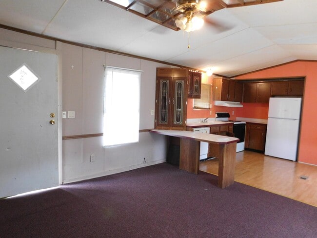 Building Photo - 511 Co Rd 267