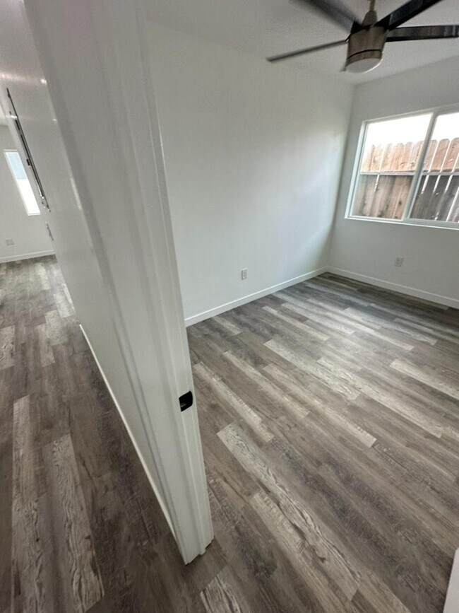 Building Photo - 626 W 54th St