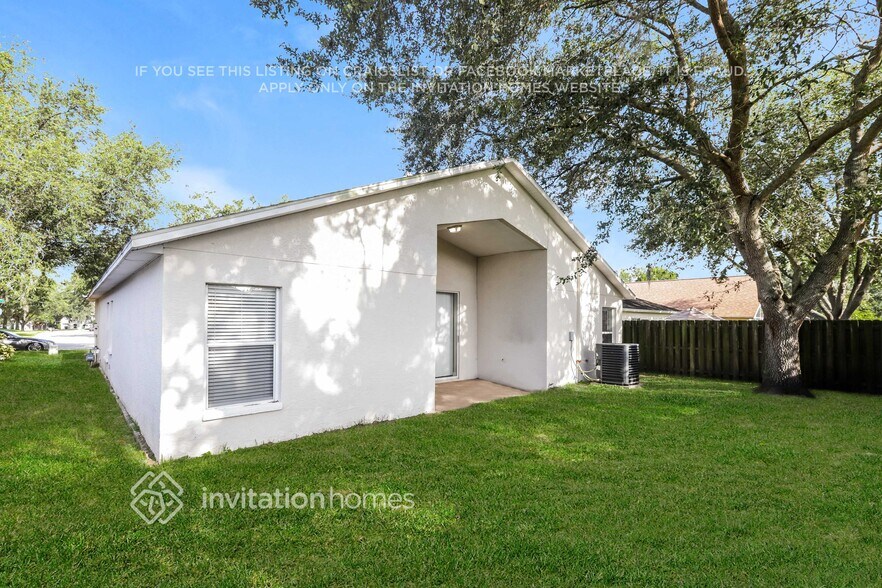 Building Photo - 513 Somerstone Dr