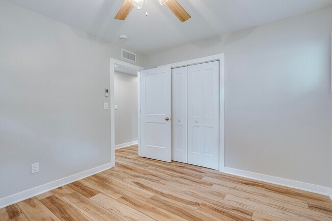 Building Photo - 1334 Miller Ave