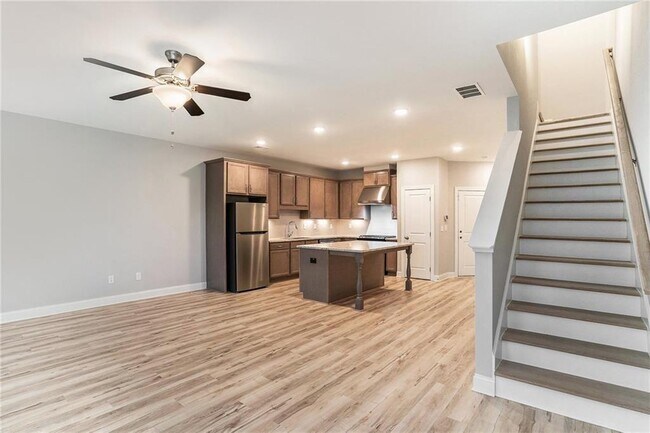 Building Photo - 1341 Parc Bench Rd