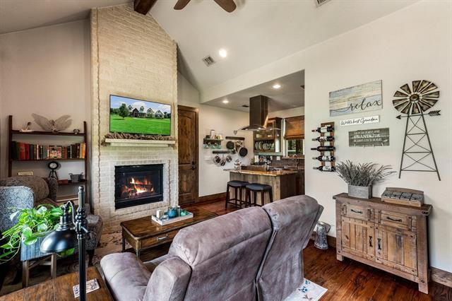 Building Photo - 6696 Paradise Dr