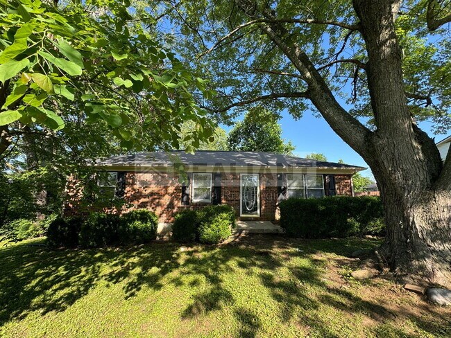 Building Photo - 105 Aster Pl