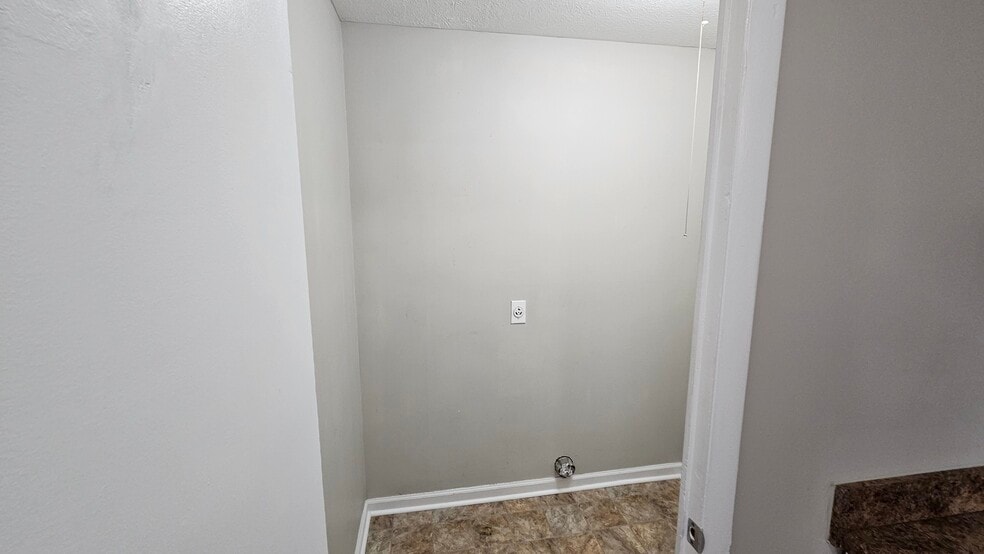 Laundry Room & Pantry - 5219 Garden Green Way