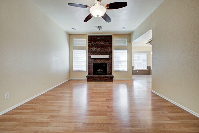 Building Photo - 2904 Canyon Oaks Ct