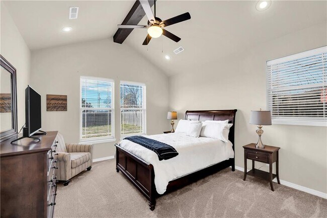 Building Photo - 442 SW Glover St