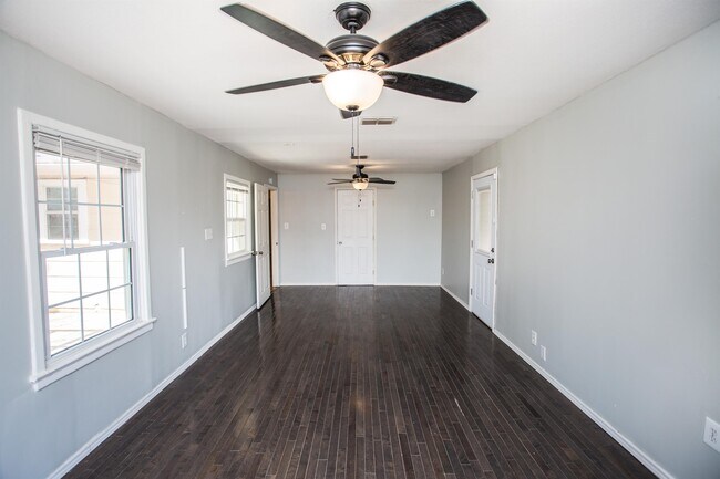 Building Photo - 4213 40th St