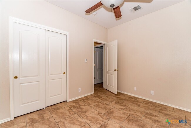 Building Photo - 116 Pilot Point