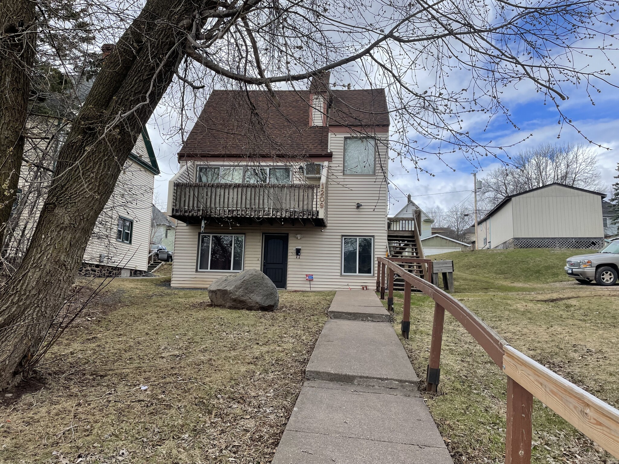 Unit 2 - walkout basement, under deck. - 1209 E 4th St