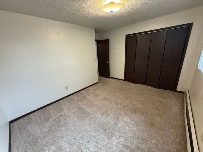 Building Photo - 816 W 23rd, (Buttecrest)-6