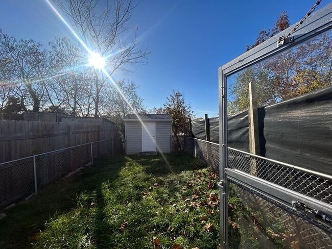 Building Photo - 2 Bedroom Townhome County Halethorpe