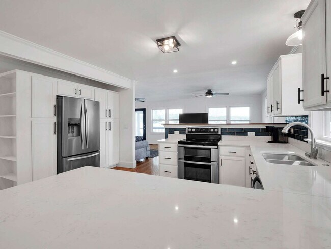 Building Photo - 1513 State Rd S-20-457