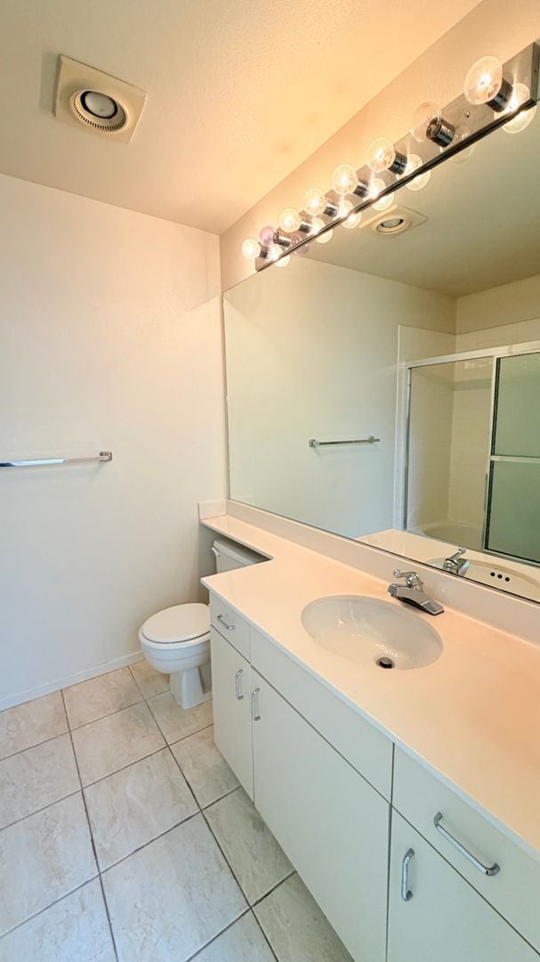 Building Photo - 15 Invincible Ct