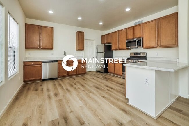 Building Photo - 4 Bedroom Pet-Friendly Home in VAIL, AZ with Main Street Renewal
