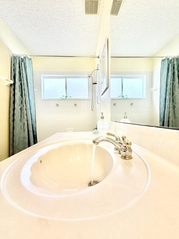 Building Photo - 854 Addison Dr NE