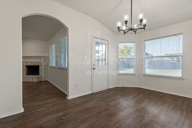 Building Photo - 10017 Barton Creek Dr