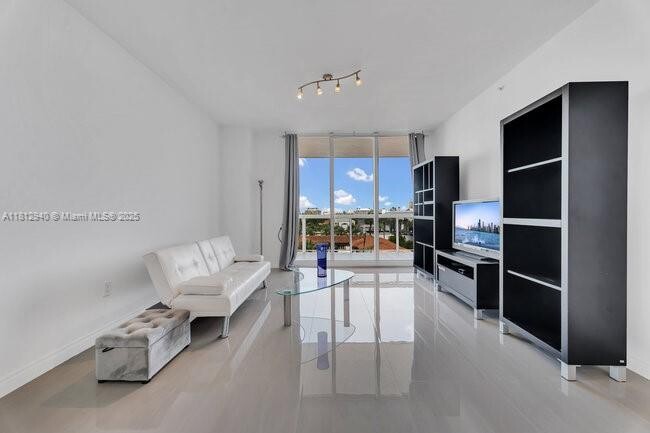 Building Photo - 9595 Collins Ave