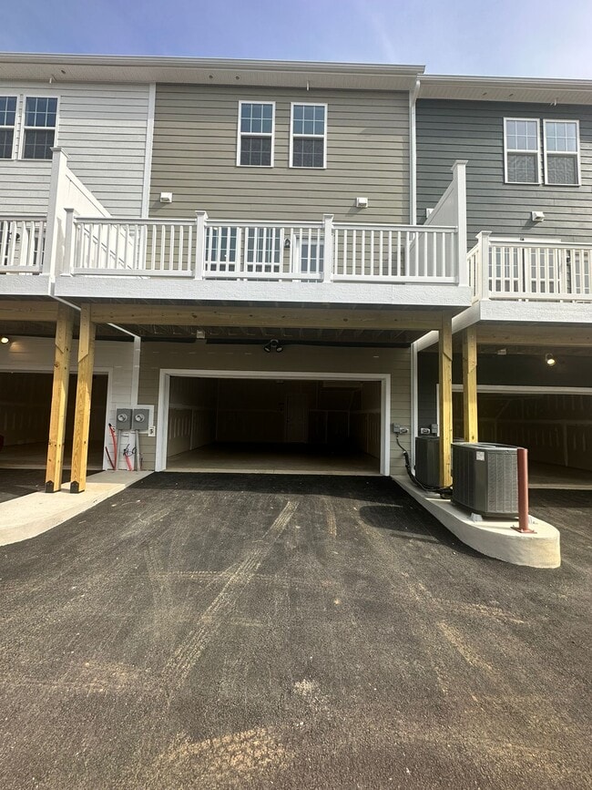 Building Photo - 409 Randolph Vw Dr