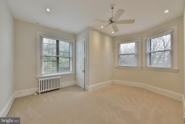 Building Photo - 8306 Crittenden St