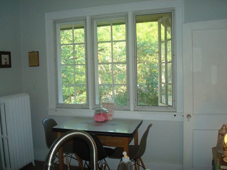 Kitchen - 457 Paris Ave SE