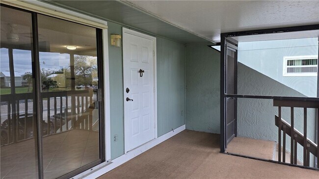 Building Photo - 1212 Breezy Way