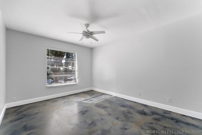 Building Photo - 470 NW 20th St