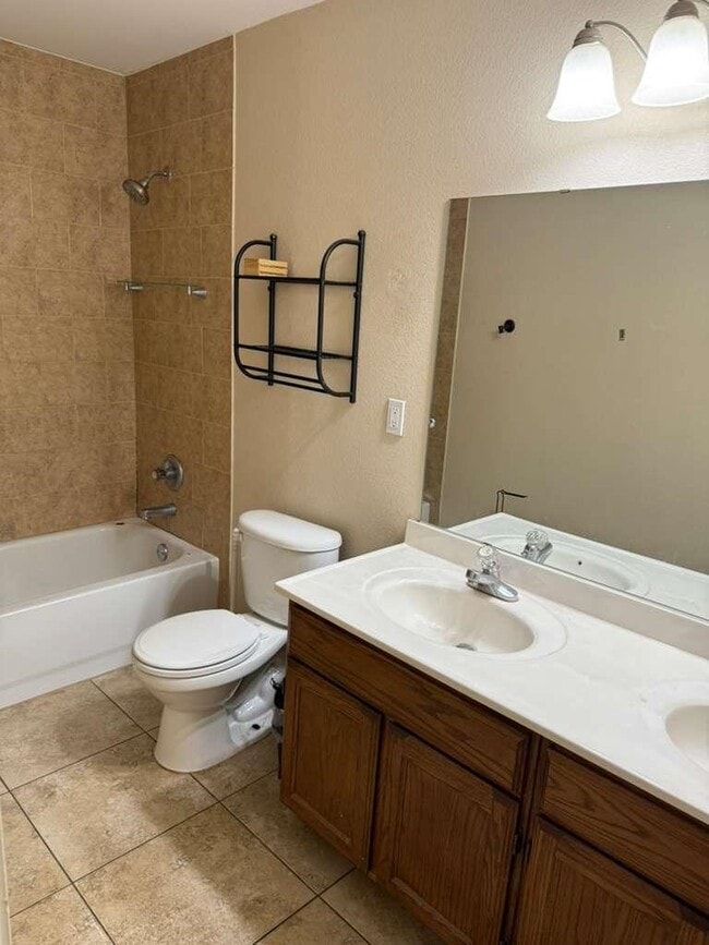Building Photo - 613 Cuervo Dr