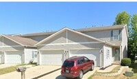 Building Photo - Spacious & Stylish 4-Bed, 4-Bath Townhome ...