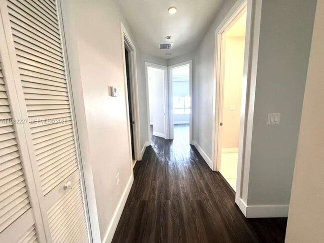 Building Photo - 6458 NW 103rd Psge