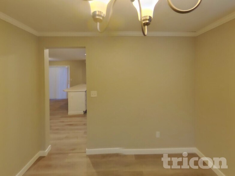 Building Photo - 8423 175th St NE