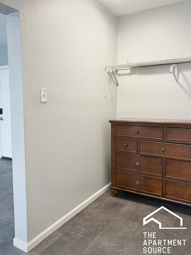 Building Photo - 6228 S Western Ave