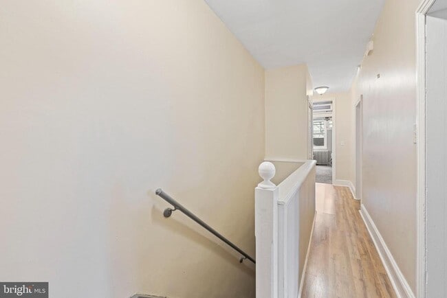 Building Photo - 220 S Scott Ave