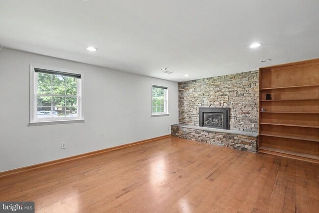 Building Photo - 2113 Sheriff Ct