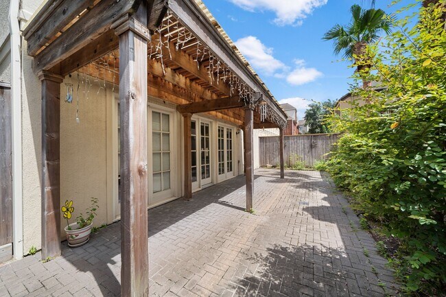 Building Photo - 6315 Mystic Bridge Dr