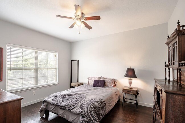 Building Photo - 6810 Deatonhill Dr